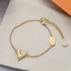 Ontwerper klassieke hanger bedelarmbanden goud liefde v ketting mode-sieraden polsbandje plated brief eenvoudige hart luxe hangers titanium