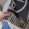Жаккардовый шарф из смеси кашемира для женщин, дизайнерские высококачественные вязаные шарфы с буквами, классические платки с лацканами, шаль, клетчатый хиджаб And5660606
