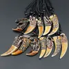 Ganze 12 Stück gemischte coole Imitation Knochen geschnitzter Drache Totem Hai/Wolf Zahn Anhänger Halskette Amulett MN465