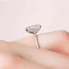 Katı 18 K Beyaz Altın 2.5CT 9 * 6.5mm Zümrüt Kesim Yarım Bant Moissanit Yüzük Def Renk VVS Vintage Stil Kadın Yıldönümü Hediye