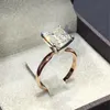 Anelli di moda per le donne Gioielli semplici in rame Anello di fidanzamento per matrimonio da sposa Cubic Zirconia Square Stone Regali Ragazza