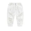 Mudkingdom moda rasgado ankle jeans para meninos meninas branco jeans colheita calças da criança calças elásticas cintura elástica crianças roupas de verão 210615