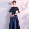 فساتين سهرة رسمية طويلة Dongcmy أنيقة من الدانتيل الساتان الأزرق الداكن Vestidos للنساء للحفلات SH190827