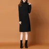 Полусодержащий воротник осенью и зимой средняя длина вязаный свитер дна рубашка на коленном свободным платье женщин 210427