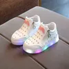 Maat 21-30 lichtgevende LED-schoenen voor kinderen meisjes roze prinses kinderen sneakers met lichten gloeiende peuter kleine baby 220115