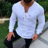 Camicie casual da uomo Camicia di moda tinta unita Camicette a maniche lunghe Abbigliamento uomo Estate Top Pullover Senza colletto Fasciatura bianca 213k