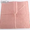 OMEA 100% Echter Seidenschal Damenmode Moderne Kleine Quadratische Koreanische Version Der Seide Gestreiften Muster Luxus Kopftuch Retro Q0828