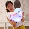 Lysande kudde Heartcushion Färgglada Glödande Plush Doll LED Light Leksaker Gift för Tjej Kids Julfödelsedag 210728