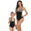 Famille Matching Look Feuille Maillot de bain Tenues Mère Fille Maillots de bain Gland Maman et moi Bikini Beachwear Vêtements Maillot de bain 210417