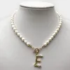 Vintage Choker Alphabet A-Z Initial Pearl Chain Halsband för kvinnor Rostfritt stål Spänne Guldhänge Smycken