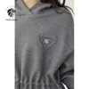 Fansilanen Hooded Casual Short Sweatshirt Klänning Kvinnor Streetwear Bandage Vitnage Höst Vinter Grå Söt Bomull Sexig 210607