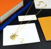 2022 Luxe Sieraden Vrouw Hanger Kettingen Mode-sieraden Gegraveerde Initialen Brief Charm Hangers9735562