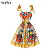 NEPLOE vierkante kraag sleutelbeen blootgesteld sexy camis jurk vrouwen vintage print vakantie slank vestidos hoge taille hip temperament robe 210423