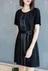 L80639# Neue Sommer Frauen Modekleider runden Kragen Kurzarm Lady Splice Korean Casual Kleid mit Gürtel Schwarz Größe S