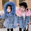 Baby Girl Winter Denim Veste Vêtements Enfants Plus Velvet Épais Collier à fourrure épais à capuche chaud 211203