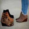 spets upp heeled booties