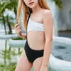 Designer Badläggning Patchwork Färg Tjej Beachwear Hollow Out Barn Baddräkt Skulder Badkläder Kids One Piece Passit