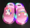 DHL Rainbow Unicorn 슬리퍼를위한 소년 여학생 LED 가벼운 여름 아이 해변 신발 아기 유아 소프트 실내 슬리퍼 어린이 샌들