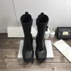 2022 Женщины Betty Boots ПВХ резиновые навесные платформы дождь на колен высокий высокий дождь ботинок черные водонепроницаемые буфетные туфли наружные дождевые горы высокие каблуки высшего качества