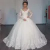 Wunderschöne Ballkleid-Hochzeitskleider mit V-Ausschnitt und langen Ärmeln 2020, Spitzenapplikation, weiße Brautkleider, Robe de Mariage