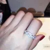 Modebröllopssmycken 100% 925 Sterling Silver Ringar Pave Vit Safir CZ Diamantkedja Dam Lyxband Fingerring RA0996