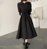 Casual Kleider Koreanische Chic Kontrast Farbe Hemd Kleid Herbst Winter 2021 Mode Schwarz Spitze-up Büro Dame Hohe Taille langarm Midi