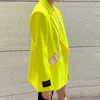 Galcaur Solid Blazer für Frauen, die Langarm Patchwork Knöpfe minimalistische gelbe Freizeitmäntel weibliche Modekleidung 210930 gekerbten