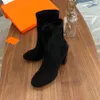 21 Autumn Winter Socks Heeled Heel Boots Fashion Sexig stickad Elastic Boot Designer Alfabetiska kvinnor Skor Lady Letter Thick High High Hools Stor storlek 35-42