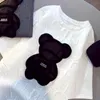 여성용 티셔츠 2021 여름 패션 여성 짧은 소매 라운드 넥 세련된 편지 곰 인쇄 세련된 특대 T 셔츠 캐주얼 느슨한 탑스 카메인