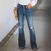 Jeans pour femmes automne décontracté bouton trou mince pantalon évasé taille haute jambe large denim maman streetwear pantalon déchiré 211129