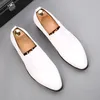 Summer Chinese Style Men Casual Business Caspette originali Slip-On Leather Fashion Comfort Daily Driving Party Wedding Abito Merafere H42