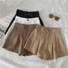 Frühlings Sommer Herbst Frauen Mode lässige süße sexy Shorts Außenbekleidung weiblich ol schwarzweiß Khaki Brown 210724