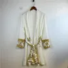 Herrenjacken Männer Seide Nachtwäsche Nachthemd Lässige Kimono Bademantel Licht Luxus Retro Windjacke Männlich Lose Home Wear Pyjamas Stil Jacke