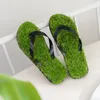 Lawn Flip-Flops dla mężczyzn Kobiety 2021 Lato Moda Symulacja Osobowości Trawa Kapcie Para Modele Outdoor Beach Shoes1