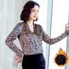 Frauen Blusen Frau Leopard Plus Samt Langarm Shirts Tops Print V-ausschnitt Top Größe Dame Hemd 210427