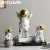 Modern Ev Dekor Astronot Adam Erkek Arkadaşı Için Doğum Günü Hediyesi Soyut Heykeli Moda Spaceman Heykeller Altın Renk 210811