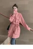 Trench da donna Cappotto da donna primavera stile britannico rosa da donna Cappotto da donna da ufficio Tasche Capispalla con cintura Elegante cerniera Top in cotone
