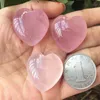 Natürlicher Rosenquarz in Herzform, rosafarbener Kristall, geschnitzte Palme, Liebesheilungs-Edelstein-Liebhaber