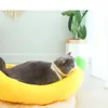 面白いバナナの形のペット犬猫ベッドハウスぬいぐるみソフトクッションの暖かい丈夫な携帯用ペットバスケットケンネル猫アクセサリー210722