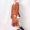 Lässige braune Jacke für Frauen V-Ausschnitt Langarm Knopf Quaste Große Größe Mantel Weibliche Kleidung Herbst 210524