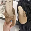 Sujialunの新しいブランドの女性のスリッパの丸いつま先のスリップのマレールの靴の靴かわいい弓結び目スライドフラットヒールカジュアルアウトドアサンダルK78