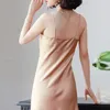 Seksi Kolsuz Spagetti Kayışı Elbise MIDI Uzun Kadınlar Yaz ES Backless Ipek Saten ES V Boyun Kadın Robe 13204 210506