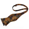 Бабочка для самообеспечения мужская мода Gold Paisley Свадебная вечеринка Bowtie 100%Silk Men Butterfly Hanky ​​Brooch Pinlinks Set Dibangu Fred22