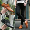 2021 Mäns Casual Dress Shoes Fashion Soft Sole Business Läder Män Sport Sneakers Trainers