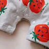 Lato 2-częściowy Baby Tomato Print z krótkim rękawem Romper i kapelusz 210528