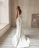 Mermaid Backless Gelinlik Büyük Yay Ile Derin V Boyun Plaj Gelinlikler Sweep Tren Saten Trompet Robe de Mariée