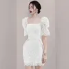 Verão mulheres celebridade noite branco laço vestido de festa vestidos elegante colarinho quadrado puff manga bodycon magro mini vestidos 210519