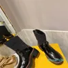 패션 - 럭셔리 디자이너 여성 절반 부츠 겨울 chunky med heels 일반 정사각형 발가락 신발 Rainboots 지퍼 중반 송아지 착용 방지 두꺼운 soled b