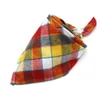 Hundkrafter Kläder Små Stora hundar Bandana Bibs Cat Scarf Tvättbar Bomull Plaid Printing Puppy Kerchief Pet Grooming Tillbehör