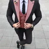 Nyaste rosa bröllopsdräkt för män skräddarsydda oversize jacka brudgummen bästa mannen smoking blazer dubbel breasted väst med byxor 3 stycken x0608